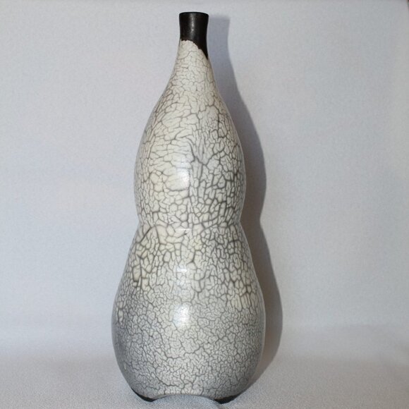 Naked Raku ceramic pottery bottle white and black glaze signed by artist unique - Picture 8 of 16